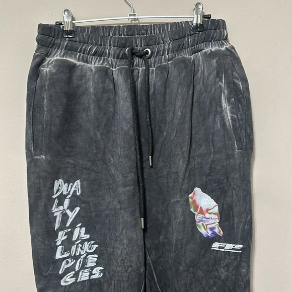 Filling Pieces - Picture 2 of 14